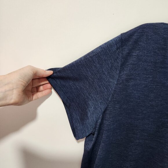 Under Armour NEW Women's V-neck Short Sleeve Blue Black Loose Work Out Shirt- XL - Picture 5 of 7